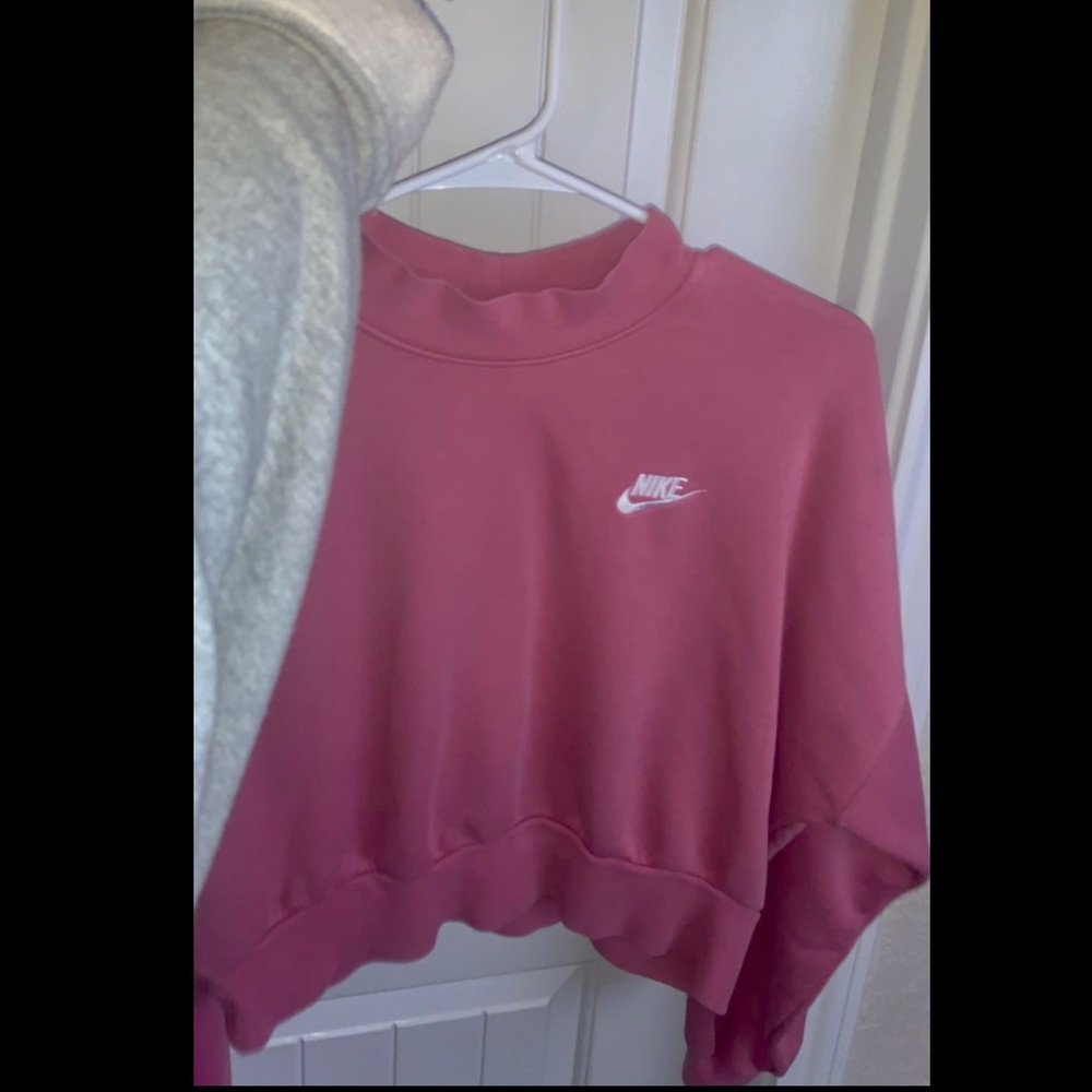 Nike crew neck crop size S $25